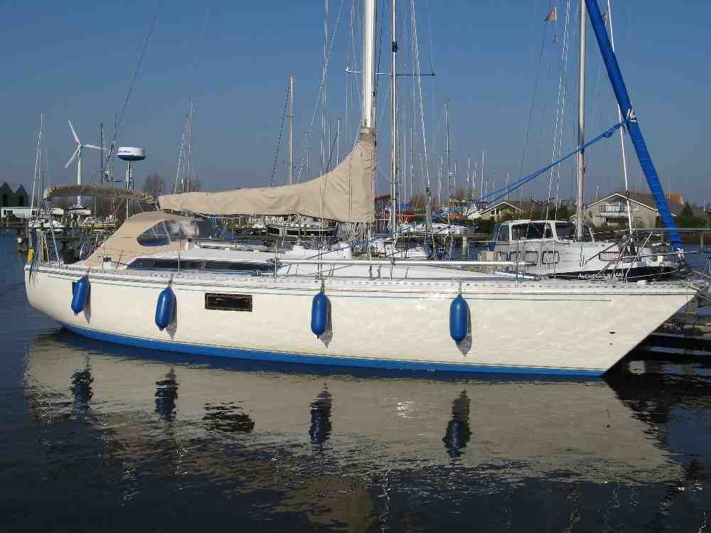 Cabin Charter Netherlands – England from/to Warns by