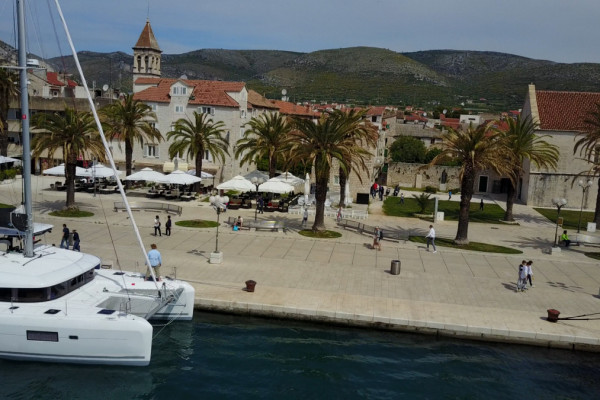 1 Woche Katamaran Skippertraining ab Trogir Split – Kroatien: Lagoon 42 Janny von 