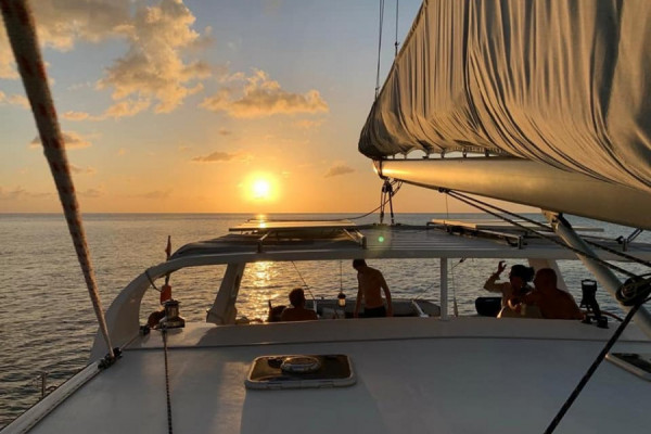 Entspanntes Segeln mit Live-aboards in der Karibik von Segel-deinen-Traum 