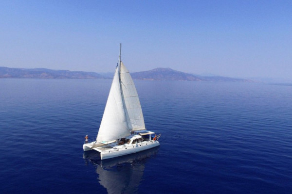 Segeln im Sommer – Segelurlaub Peloponnes von Catamaran Didyma