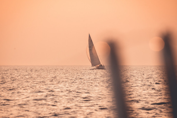 Sunsettörn Segelyacht – ab Warnemünde (18:00 Uhr) von Charter & Sail