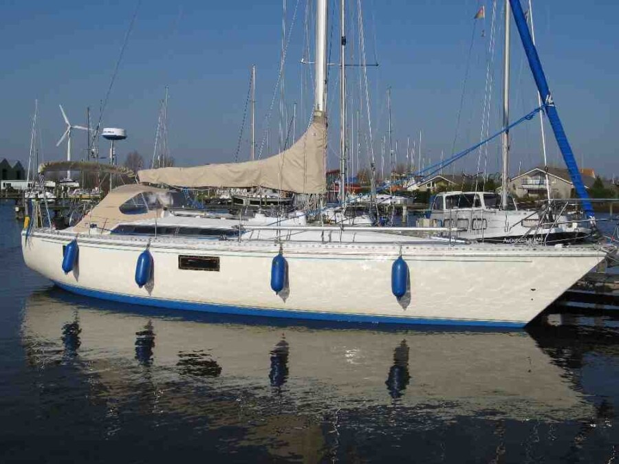 Cabin charter in the Netherlands IJsselmeer, Wadden Sea, North Sea from/to Warns from