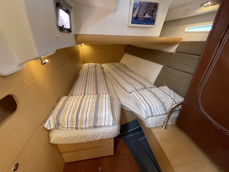 Volos–Athens on cruiser racer First 50 by