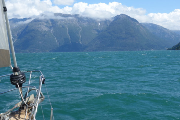 In die Großen Fjorde von Segelwege