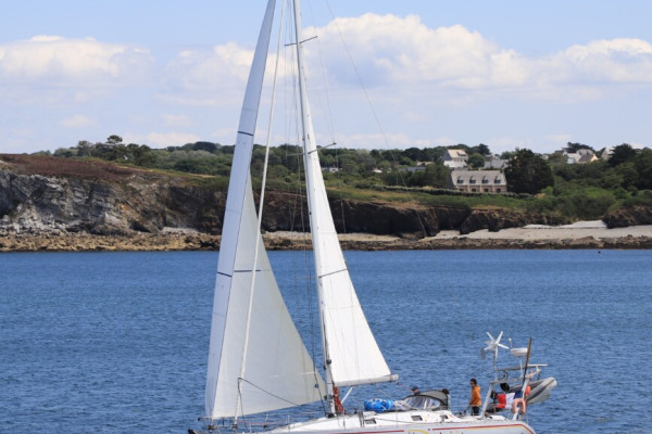 Saint-Malo – Brest – Isles of Scilly  in kleiner Crew mit sportlichem Cruiser-Racer von 