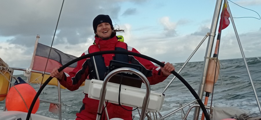 Bay of Biscay mile building: Brest–Lisbon by La Lola Sailing
