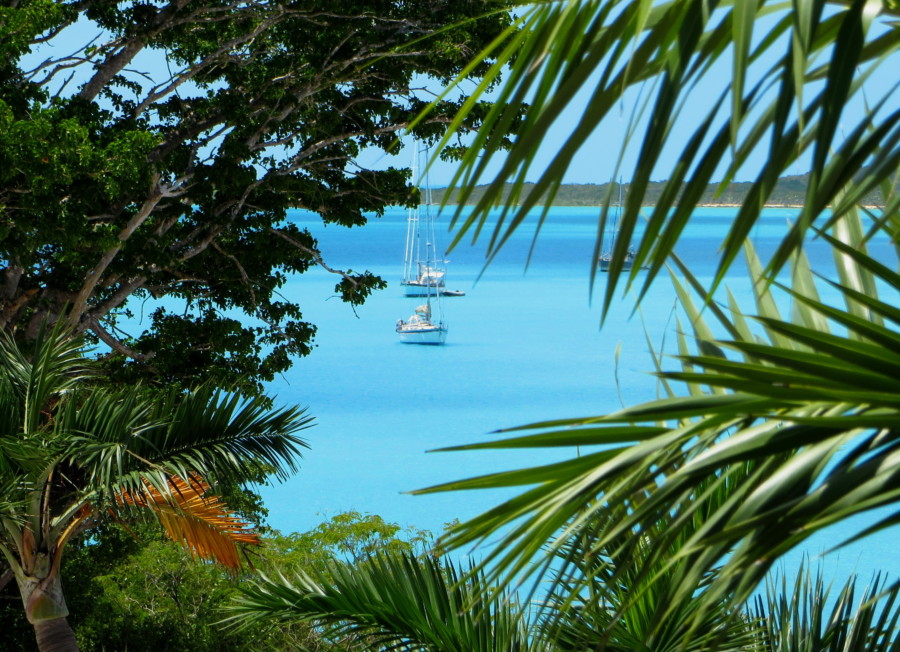 CARIBBEAN ISLAND-HOPPING in exclusively SMALL CREW on comfortable 13m circumnavigation yacht. by Sail-Bretagne-Atlantic