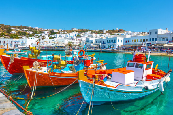 Entspannender Ferientörn im Saronischen Golf, Griechenland mit Deluxe-Katamaran von 