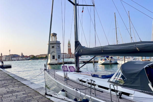 Venedig-Split 320sm auf Cruiser Racer First 50 von 
