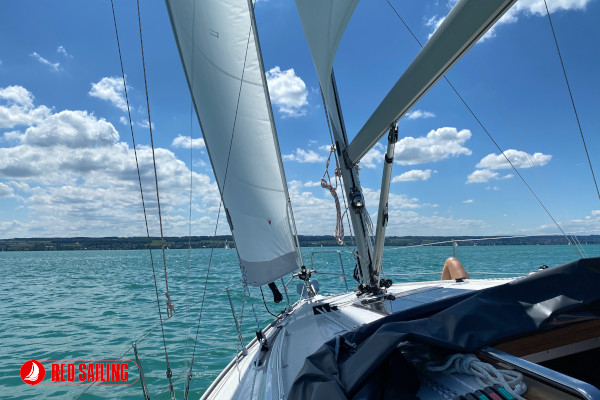 Schnuppersegeln Bodensee: Drei Tage Segeln, genießen, lernen, wohl fühlen von REDSAILING