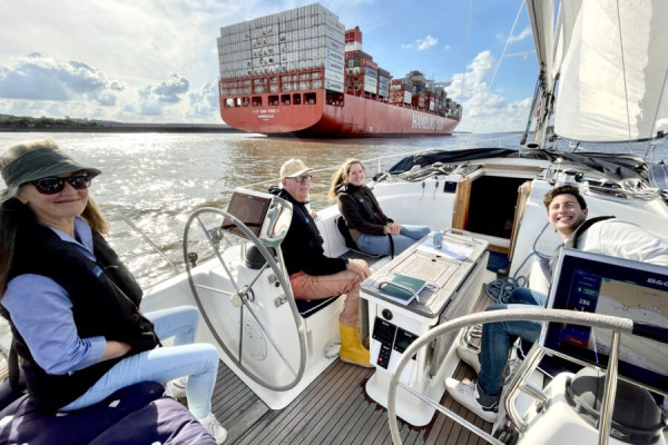4 Std. Segeltörn „Blankenese“. Segeln im Hamburger Hafen und über die Grenzen hinaus von 