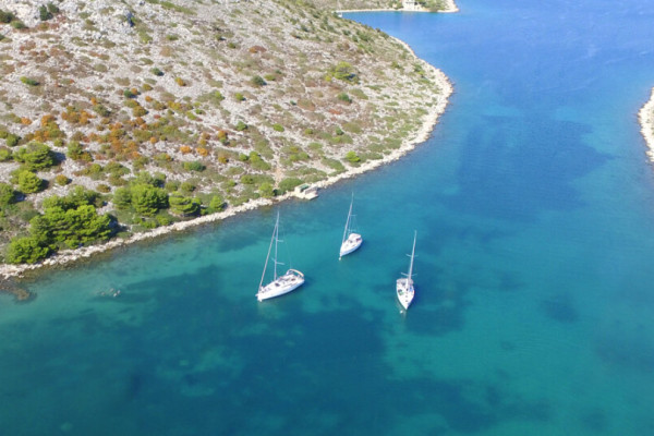 Mitsegeltörn auf einer nagelneuen Bavaria C46 ab Trogir bei Split im Süden Kroatiens von sailingstarnberg.de