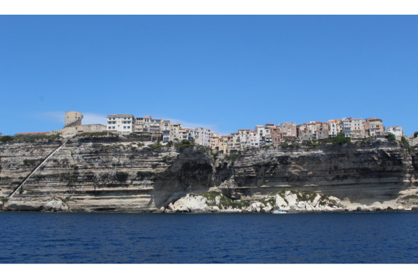 Katamaran Segeltörn für Genießer – im Nordosten Sardiniens von 