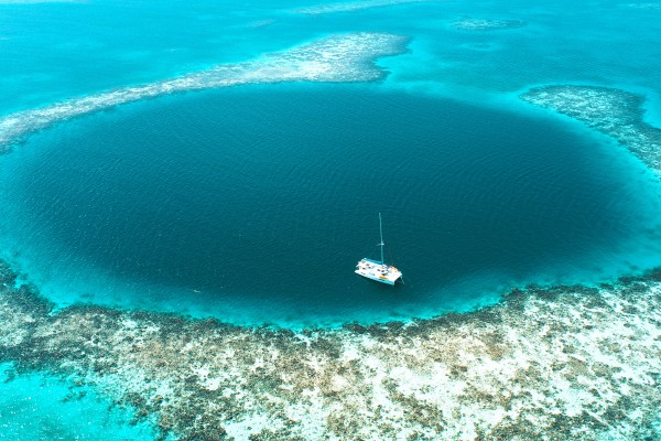 SAN PEDRO (Belize) –  GREAT BLUE HOLE – Turneffe Reef – RIO DULCE (Honduras) von JONATHAN III