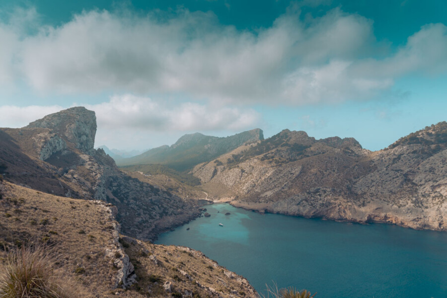 SKS sail training along the unexpected beauties of Mallorca by