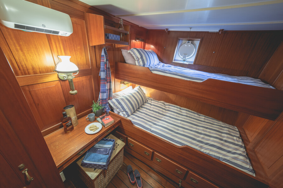 Sailing voyage Antigua & Lesser Antilles | Caribbean island hopping on a tall ship by