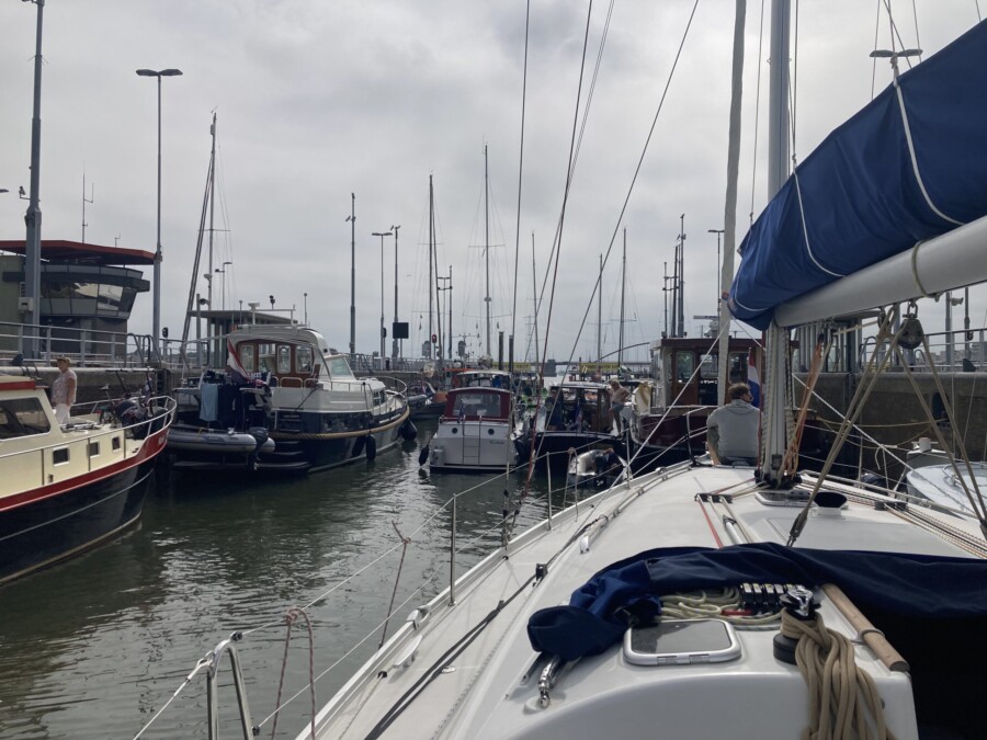 Skipper training / Harbour manoeuvres / Sail trim : Heiligenhafen by Segelcenter