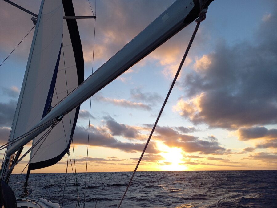 Long distance: Naples-Corsica-Sardinia 350 nm! Sailing! Learning! Mile building! And fun! by