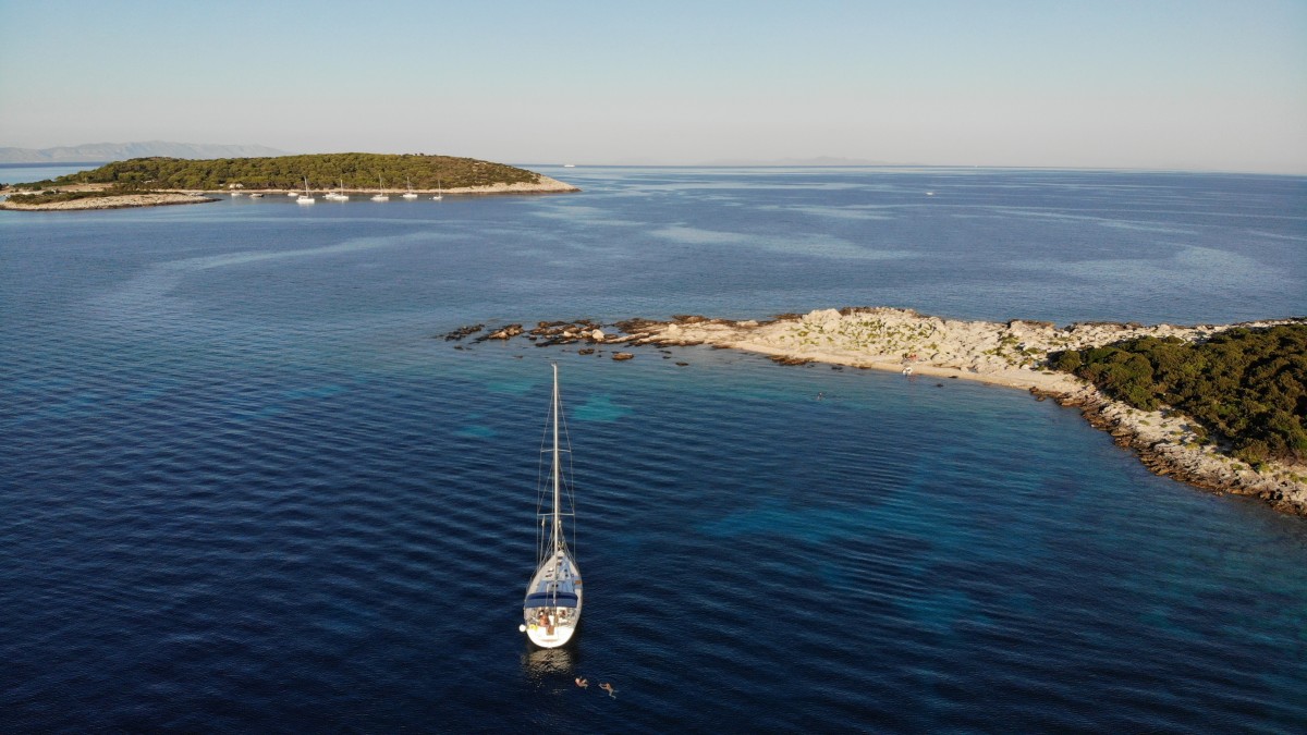 Last minute FAMILY SAILING TRIP IN SOUTHERN DALMATIA FROM SEGET DONJI by Windbeutel Reisen