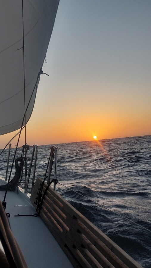 FAMILY SAILING I: FULLY BOOKED by Segelschule Peter Frey