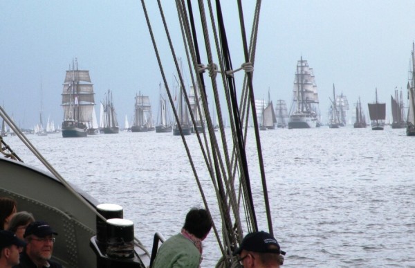 Kieler Woche – Windjammerparade auf einem Traditionssegler – Angebote für Firmen von 