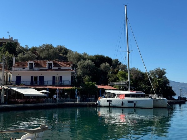 Mitsegeln in Griechenland – mit dem Katamaran durchs Paradies. Kurztörn ab Athen. von 