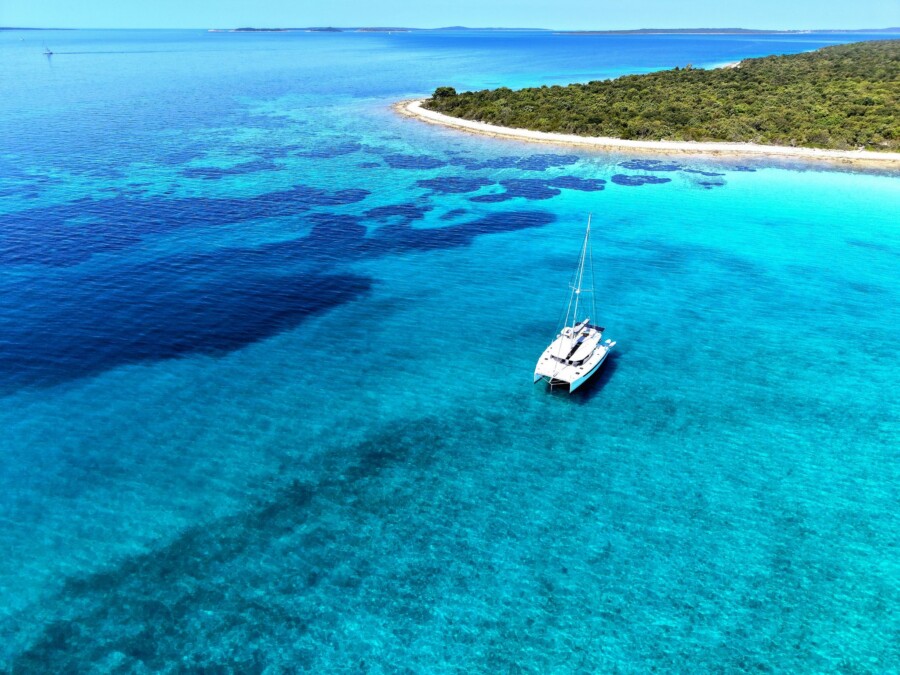 CROATIA: Island hopping in Dalmatia – round trip from Sukosan on a Leopard50 by
