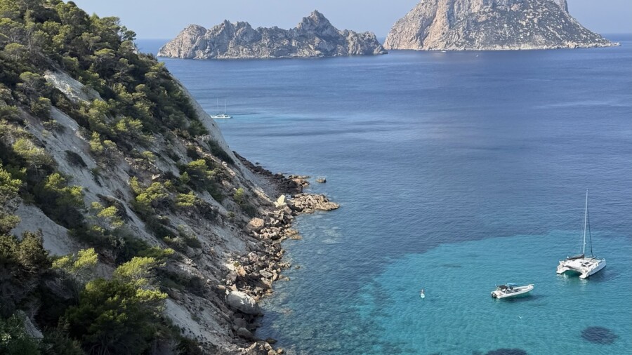 Mallorca from bay to bay – Cabin charter in October by FluxAhoi