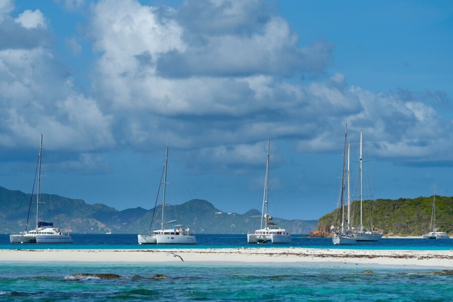 Winter 26/27: Catamaran Sailing Trip Caribbean from Guadeloupe from