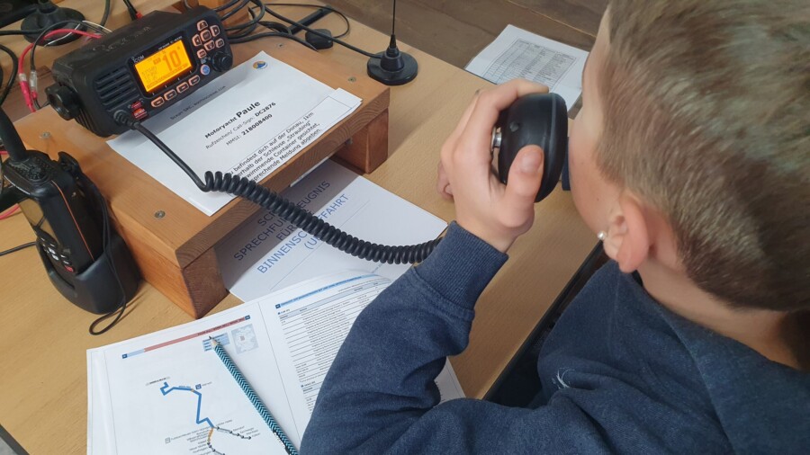 VHF radio operator's certificate for inland waterway radio (UBI) | small groups | Dresden by
