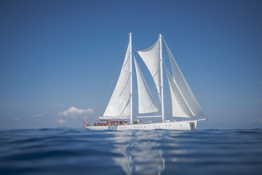 Island hopping in the BVIs by Sailing-Classics