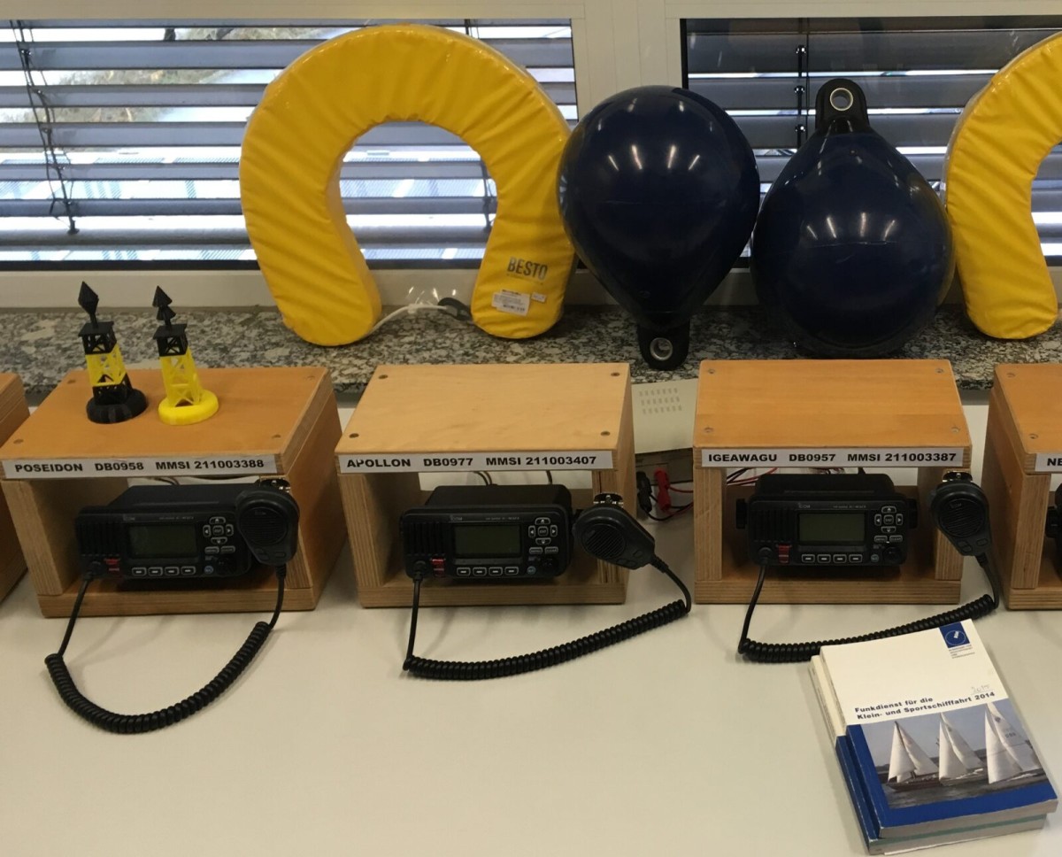 SRC radio course; theory & practical device training, intensive weekend by Segelcenter