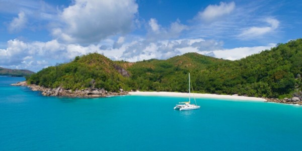 Katamaran Segelkreuzfahrt Seychellen 2026 wöchentlich von 