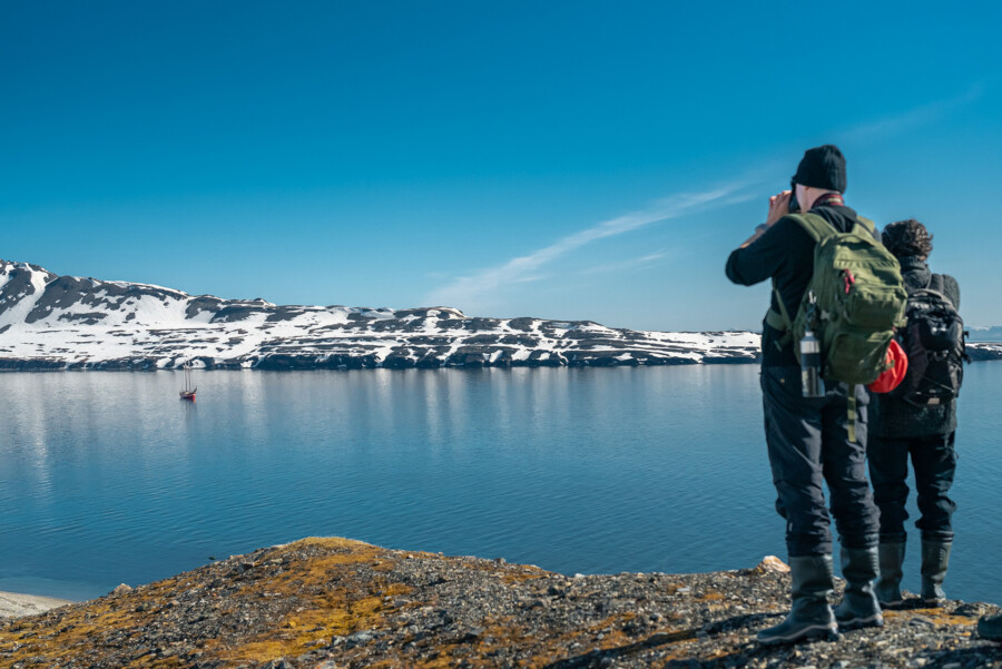 Sailing & Hiking on Svalbard | 9 Days in the Arctic under the Midnight Sun by