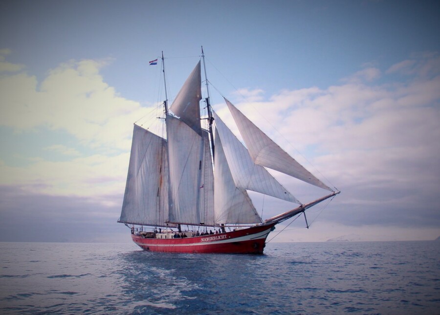 Offshore sailing voyage from Madeira to Cape Verde – 1000 nautical miles of pure ocean experience by Rederij van Linschoten