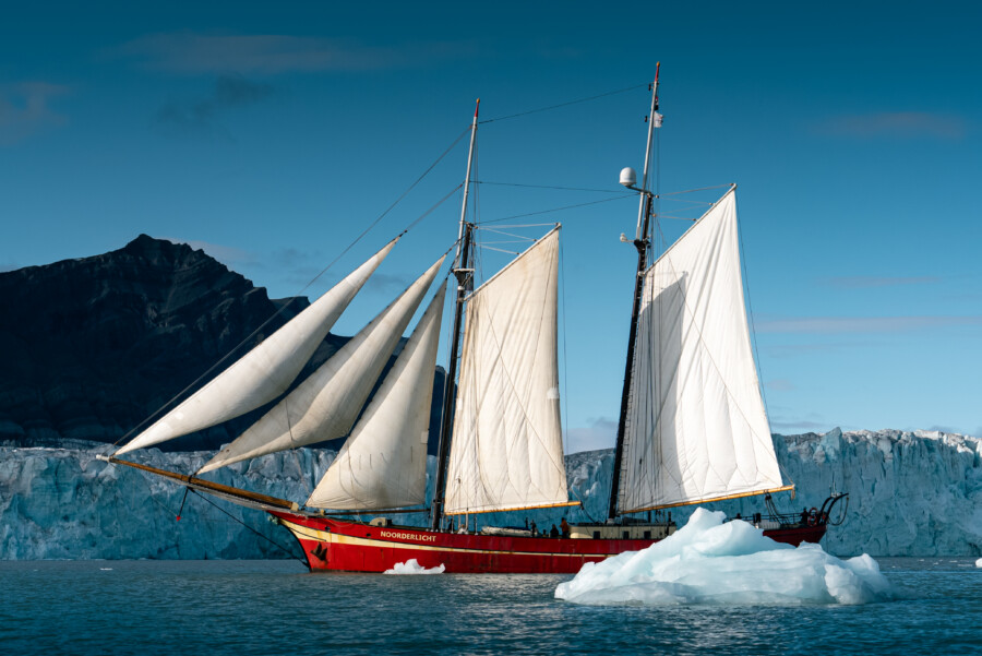 Sailing & Hiking on Svalbard | 9 Days in the Arctic under the Midnight Sun by Rederij van Linschoten
