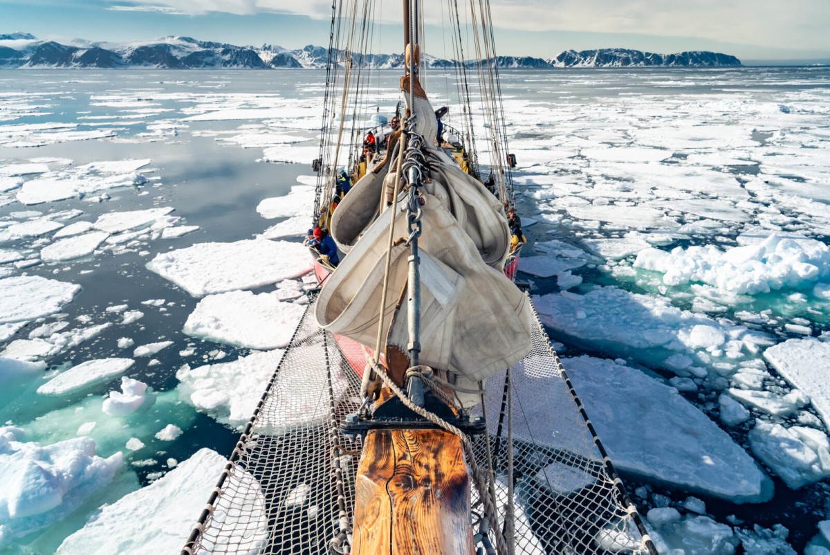 Sailing & Hiking on Svalbard | 9 Days in the Arctic under the Midnight Sun by