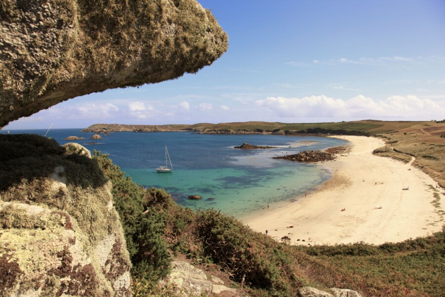 From IRELAND via ISLES OF SCILLY to BRITTANY on a HALLBERG-RASSY in an exclusive 2-person crew by Sail-Bretagne-Atlantic