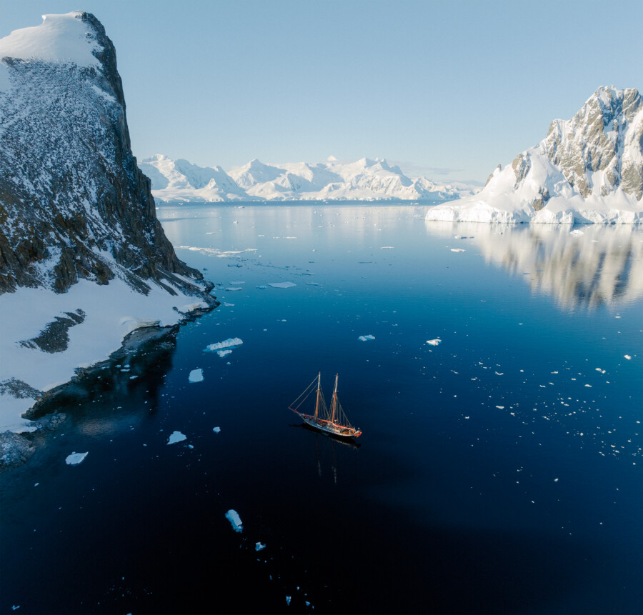 Sail & Fly Antarctica: expedition sailing to penguins, whales & icebergs by Rederij van Linschoten
