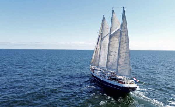 Active Sailing San Blas Panama Caribbean on TopSail Schooner Eendracht by Sailing Vessel Eendracht