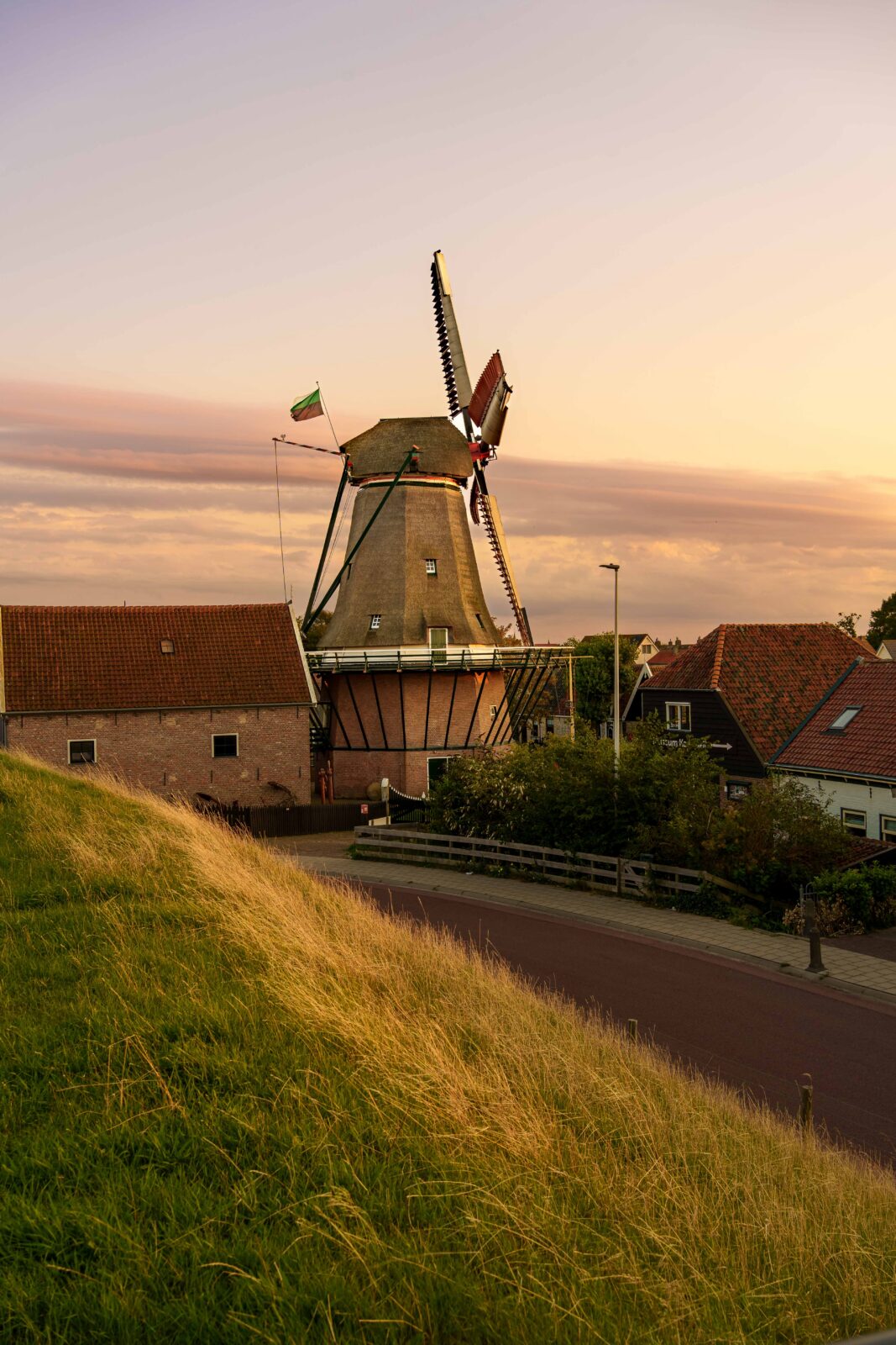 Cabin charter in the Netherlands IJsselmeer, Wadden Sea, North Sea from/to Warns by