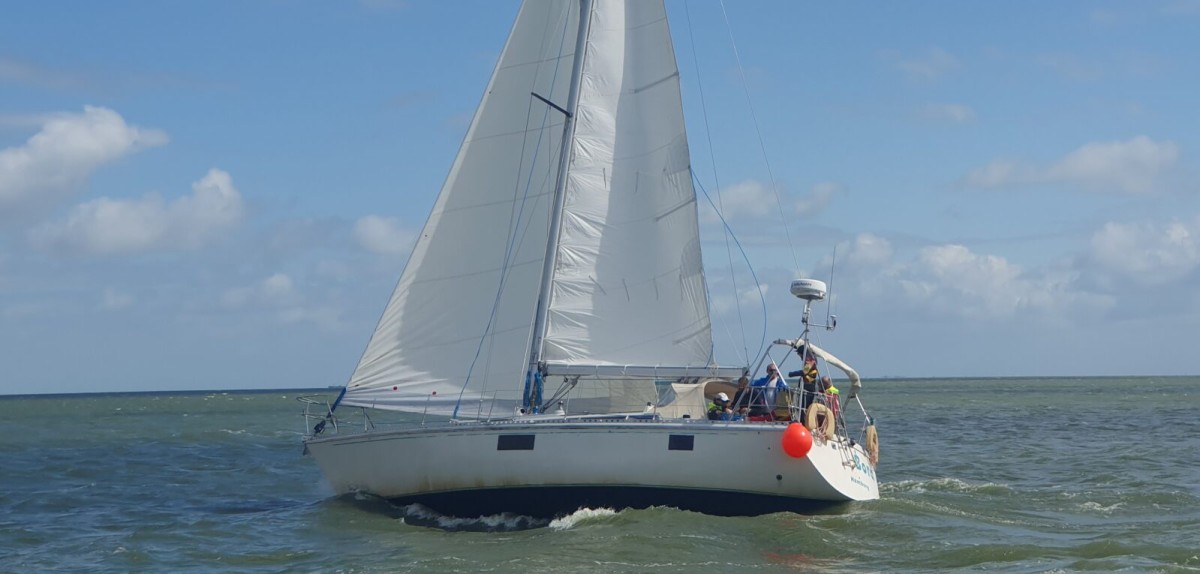 Cabin charter in the Netherlands IJsselmeer, Wadden Sea, North Sea from/to Warns by Jörg Ehret
