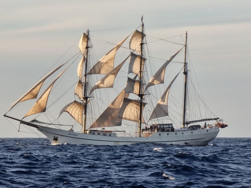 Mile building Kiel – Brest on ARTEMIS by Sailing and More