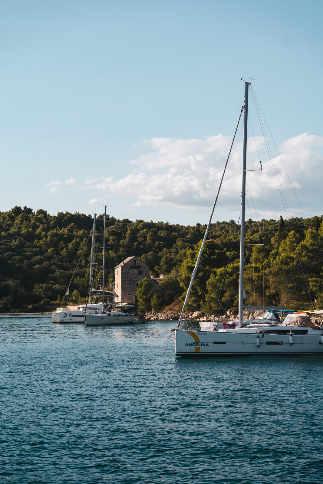 Private 4-cabin yacht with skipper – Croatia / Trogir by