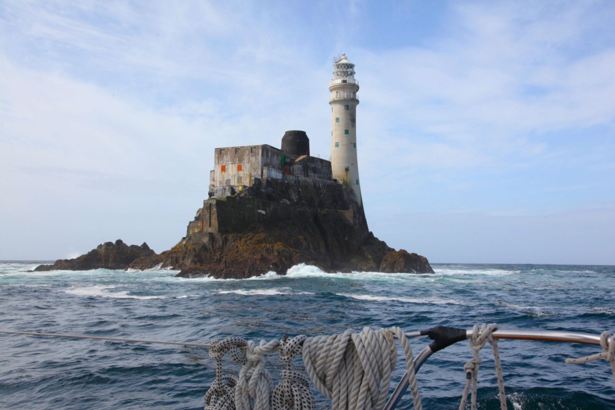 From IRELAND via ISLES OF SCILLY to BRITTANY on a HALLBERG-RASSY in an exclusive 2-person crew by