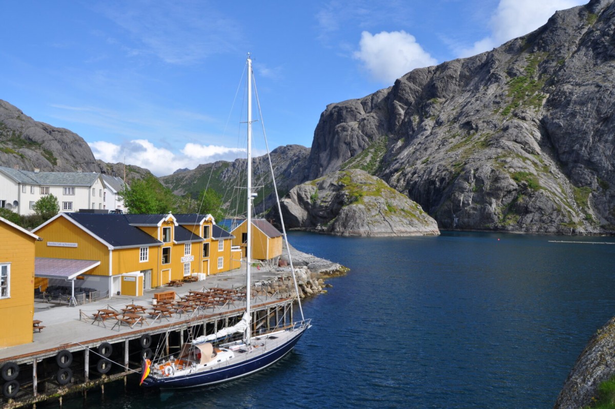 From Bodø via Lofoten, Vesterålen and Senja to Tromsø (63-foot yacht ATALANTA) by