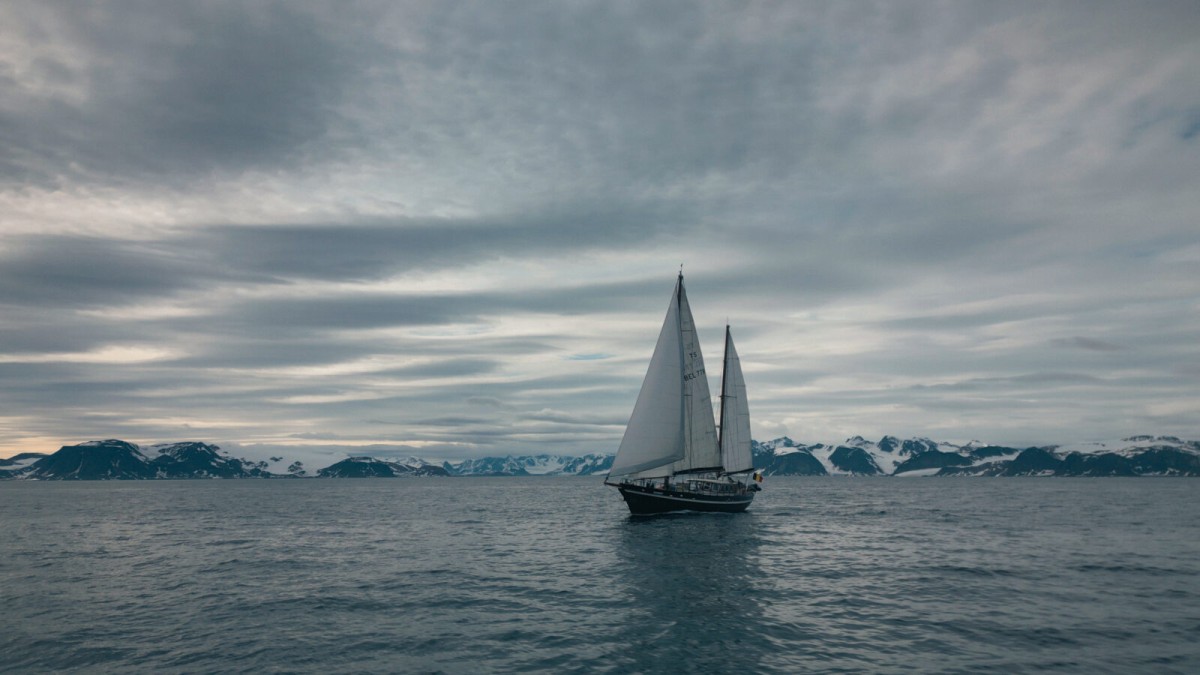 Spitzbergen-Expedition: Segeln auf 80° Nord von 