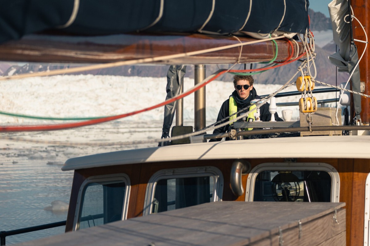 Svalbard Expedition: Sailing 80° North by