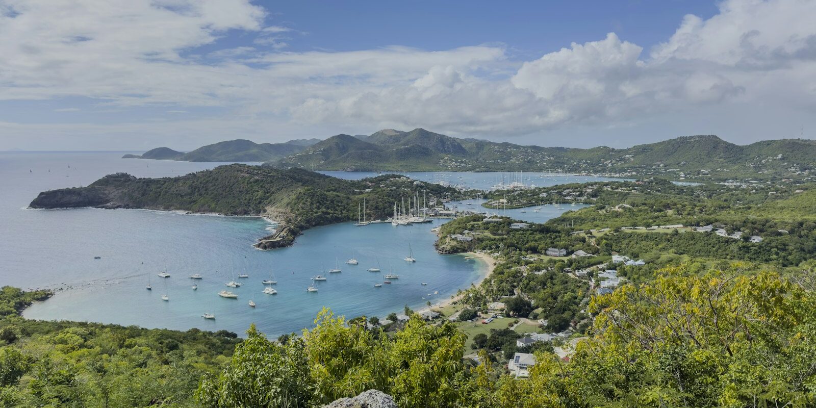 Yachten in English Harbour Segelyachten vor Anker in English Harbour auf Antigua