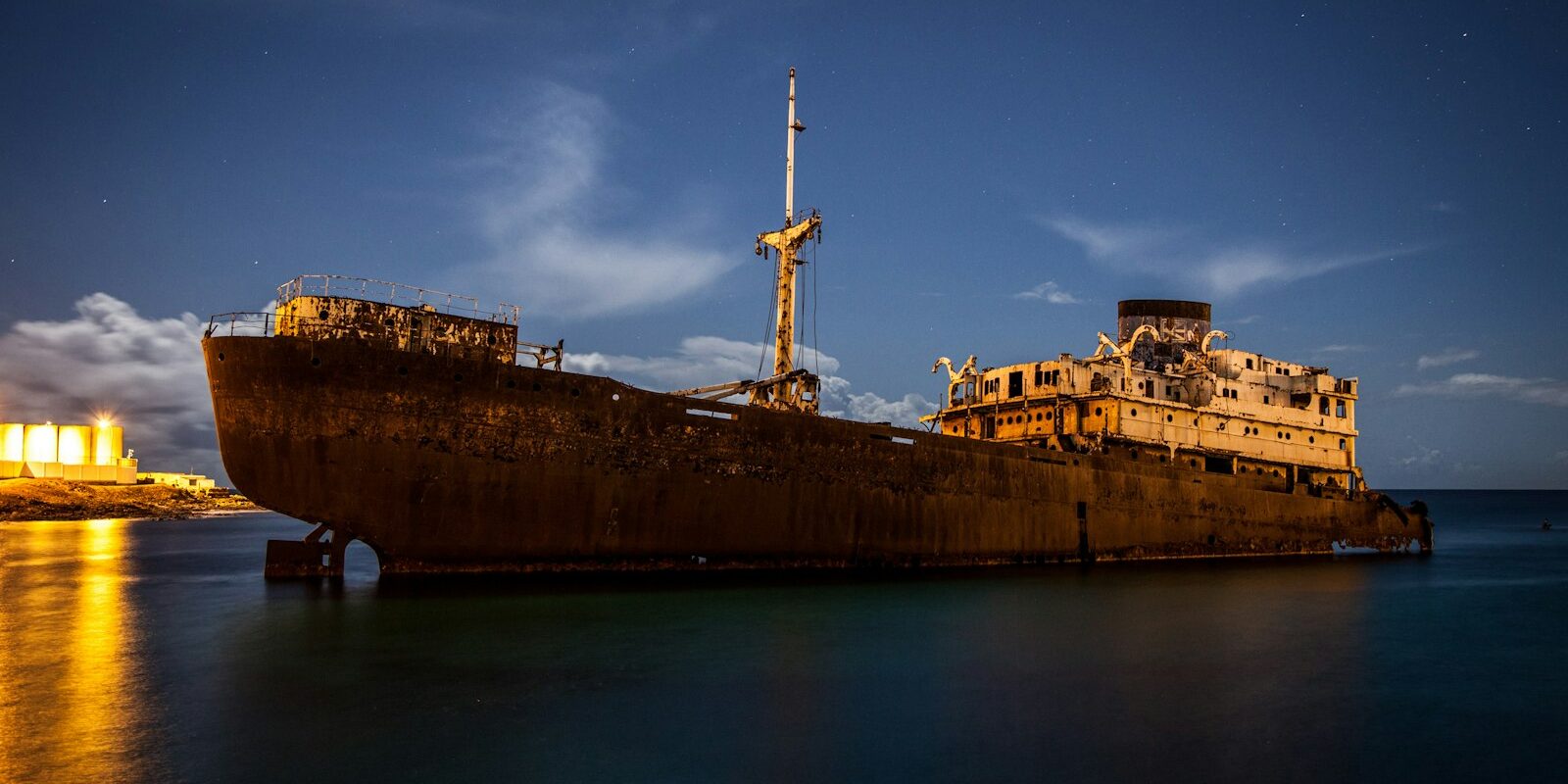 Shipwreck off Arrecife Shipwreck off Arrecife